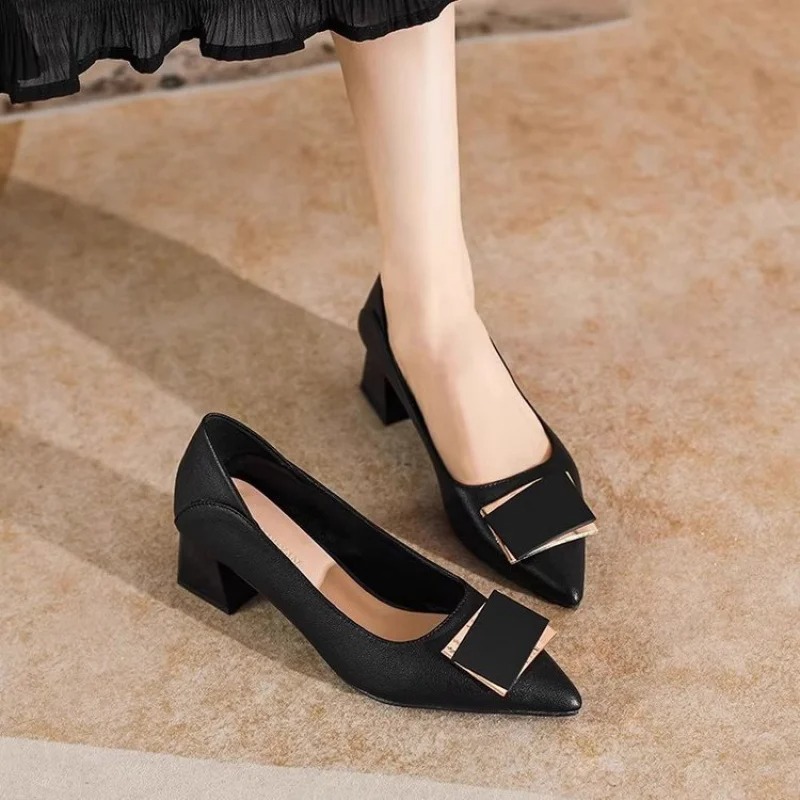 Leather Work Flats Women - รองเท้าส้นหนาสไตล์ฝรั่งเศสแบบใหม่ปี 2026 รองเท้าส้นเตี้ยหัวแหลมประดับหัวเข็มขัดโลหะสำหรับผู้หญิง รองเท้าหนังนิ่มแบบสวมสำหรับใส่ทำงานในออฟฟิศ