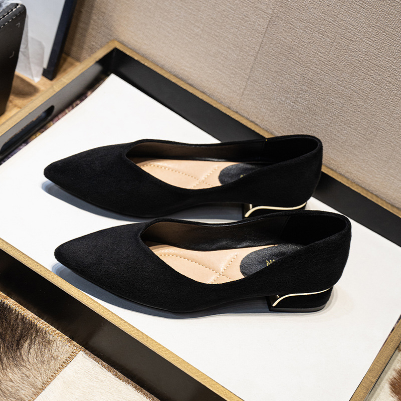 รองเท้าส้นเตี้ยหัวแหลมหนังกลับ - Leather Works บทวิจารณ์และราคา