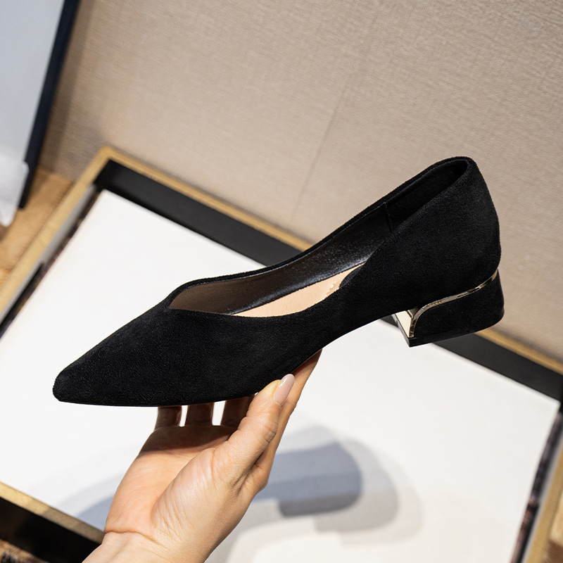 รองเท้าส้นเตี้ยหัวแหลมหนังกลับ - Leather Works บทวิจารณ์และราคา