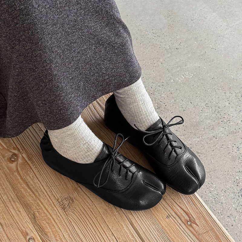 รองเท้าหนังแกะแท้แบบ Tabi สำหร - Leather Work Flats Women บทวิจารณ์และราคา