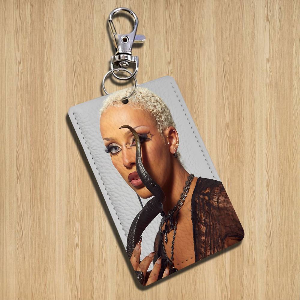 ที่ใส่บัตรรูป Doja Cat สีแดงสุ - Leather Works บทวิจารณ์และราคา